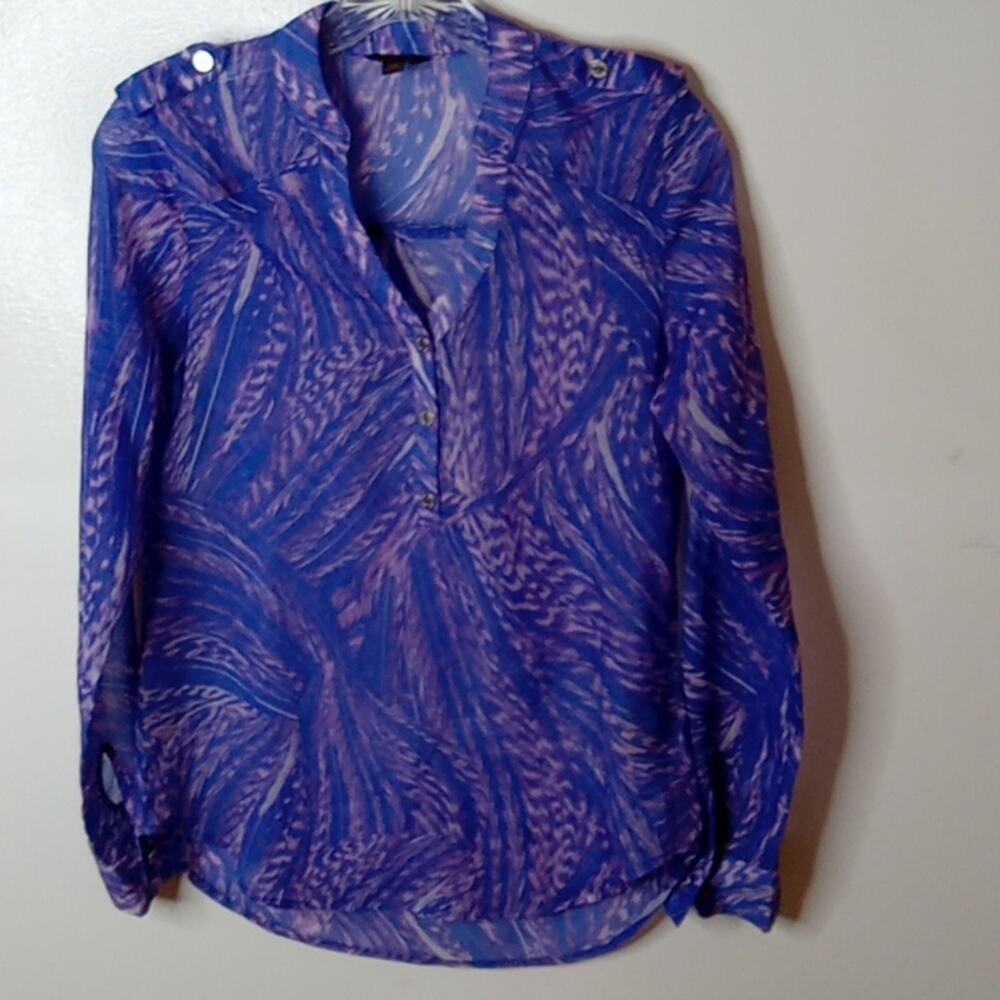 G by Guess Women's Art to Wear Sheer Long Sleeve XS blouse. Office,Dressy,Classy